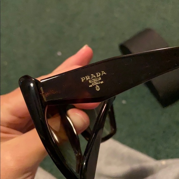 Prada sunglasses - Picture 2 of 4